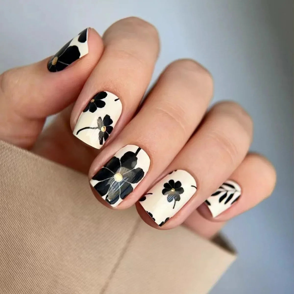 24pcs Short Square Press On Fake Nails